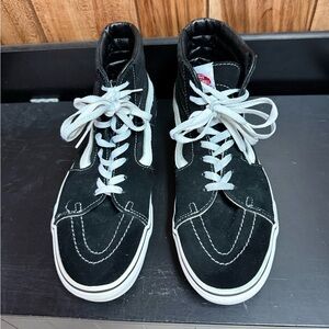 Men's Vans Black High-Top Size 10 Skate Sneaks. (You wont find a better deal.)